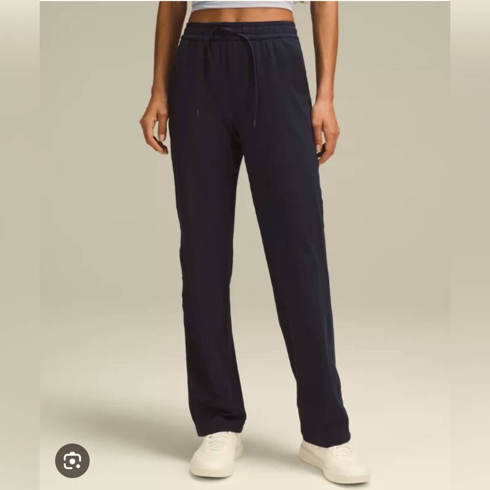 NWT Lululemon Soft Jersey Mid-Rise Straight Leg Pants *Regular* - size 4 / Black